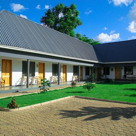 Hakuna Woga Inn Arusha Buitenkant foto